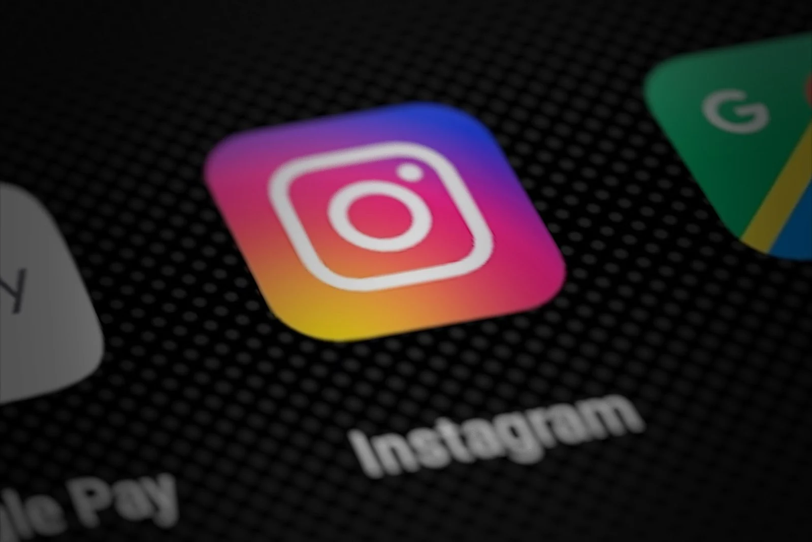 Criadoras Protestam Contra a Política do Meta de Limitar Postagens Políticas no Instagram