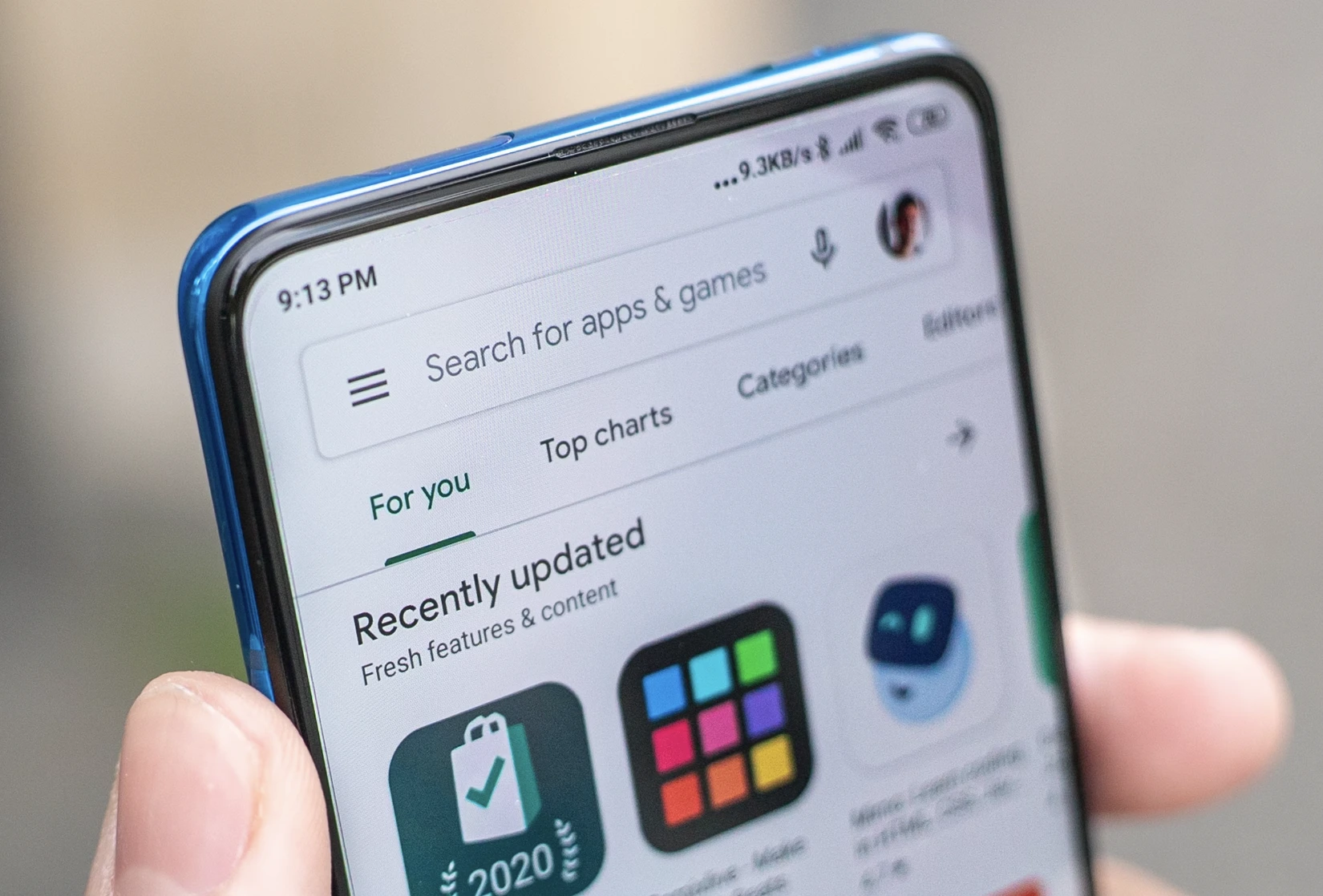 Segurança do Google Play: 2,36 milhões de apps bloqueados e 158.000 contas de desenvolvedores banidas