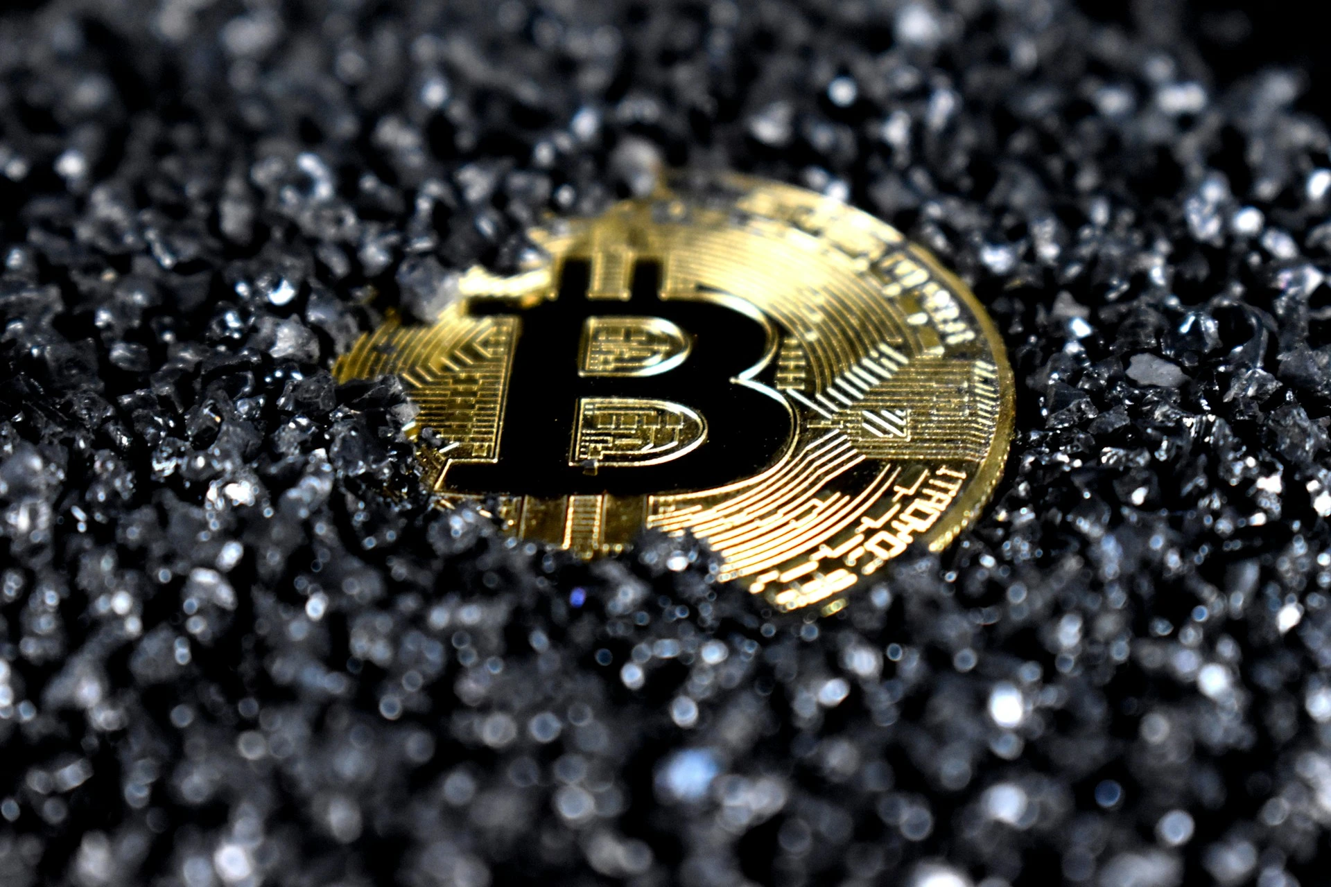 Bitcoin Cai Abaixo de $80,000 Diante da Incerteza do Mercado
