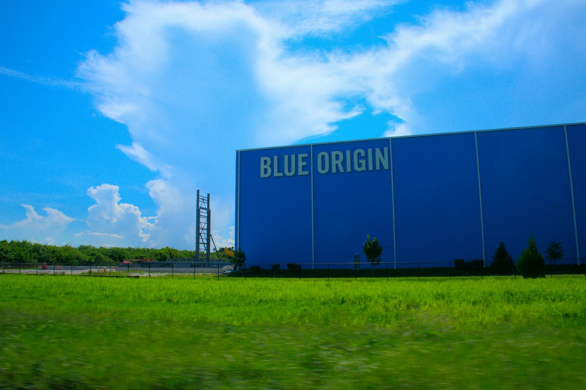 A Blue Origin Lança com Sucesso o Foguete New Shepard para Experimento de Gravidade Lunar