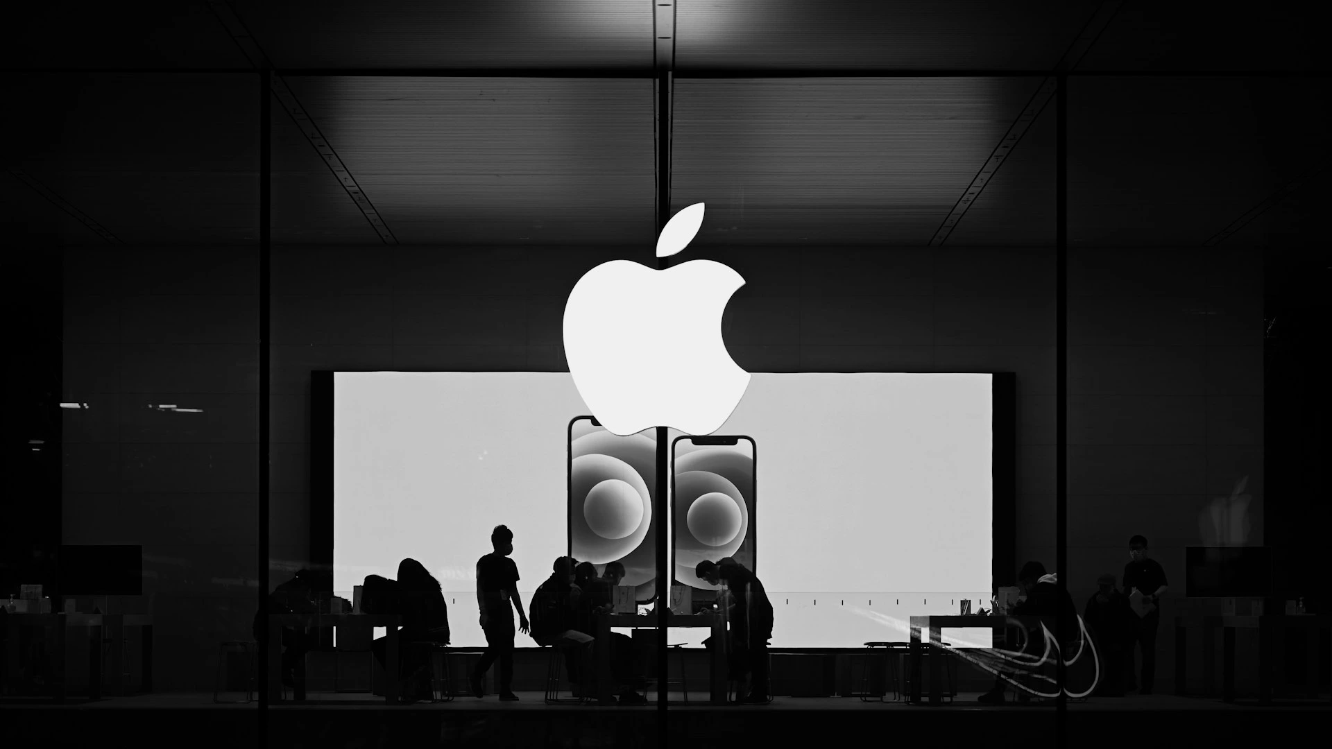 A Apple Anuncia Plano de Investimento de $500 Bilhões para Impulsionar Operações nos EUA