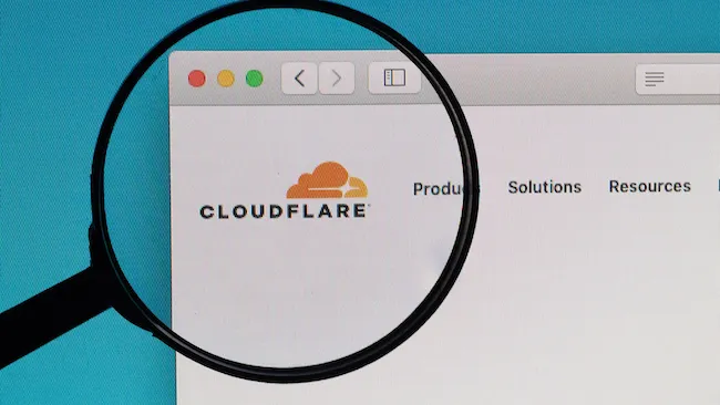 Labirinto de IA: A Nova Ferramenta da Cloudflare Engana Rastreadores de IA com Páginas Web Falsas