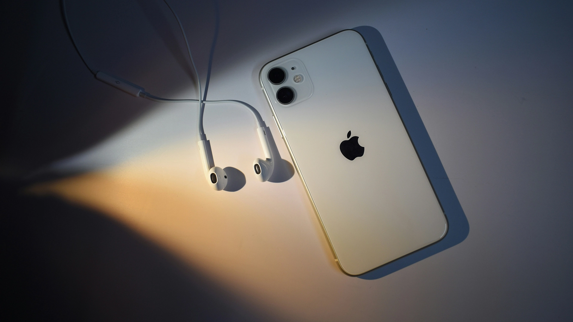 Apple Planeja Transferir a Montagem de iPhones dos EUA para a Índia até 2026