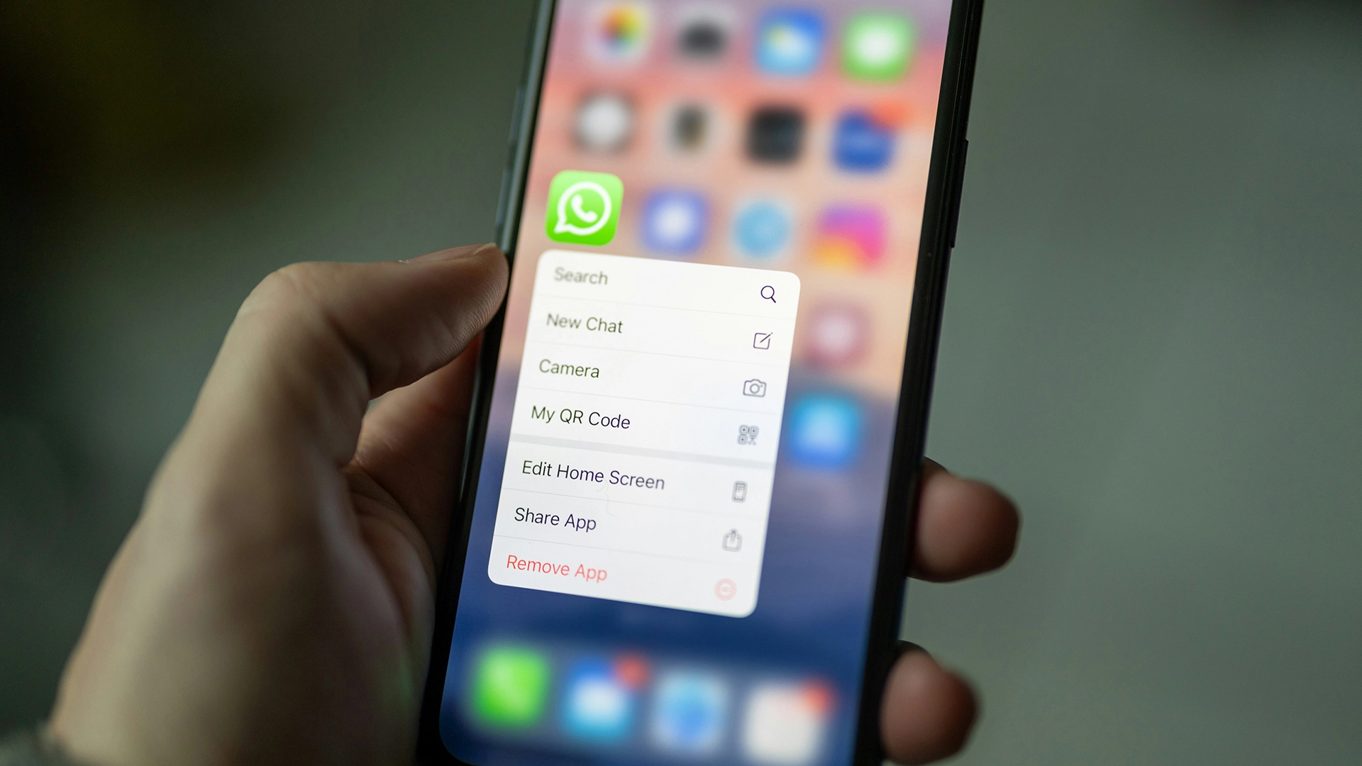 Telefones de Baixo Custo Vêm com WhatsApp Falso que Rouba Criptomoedas
