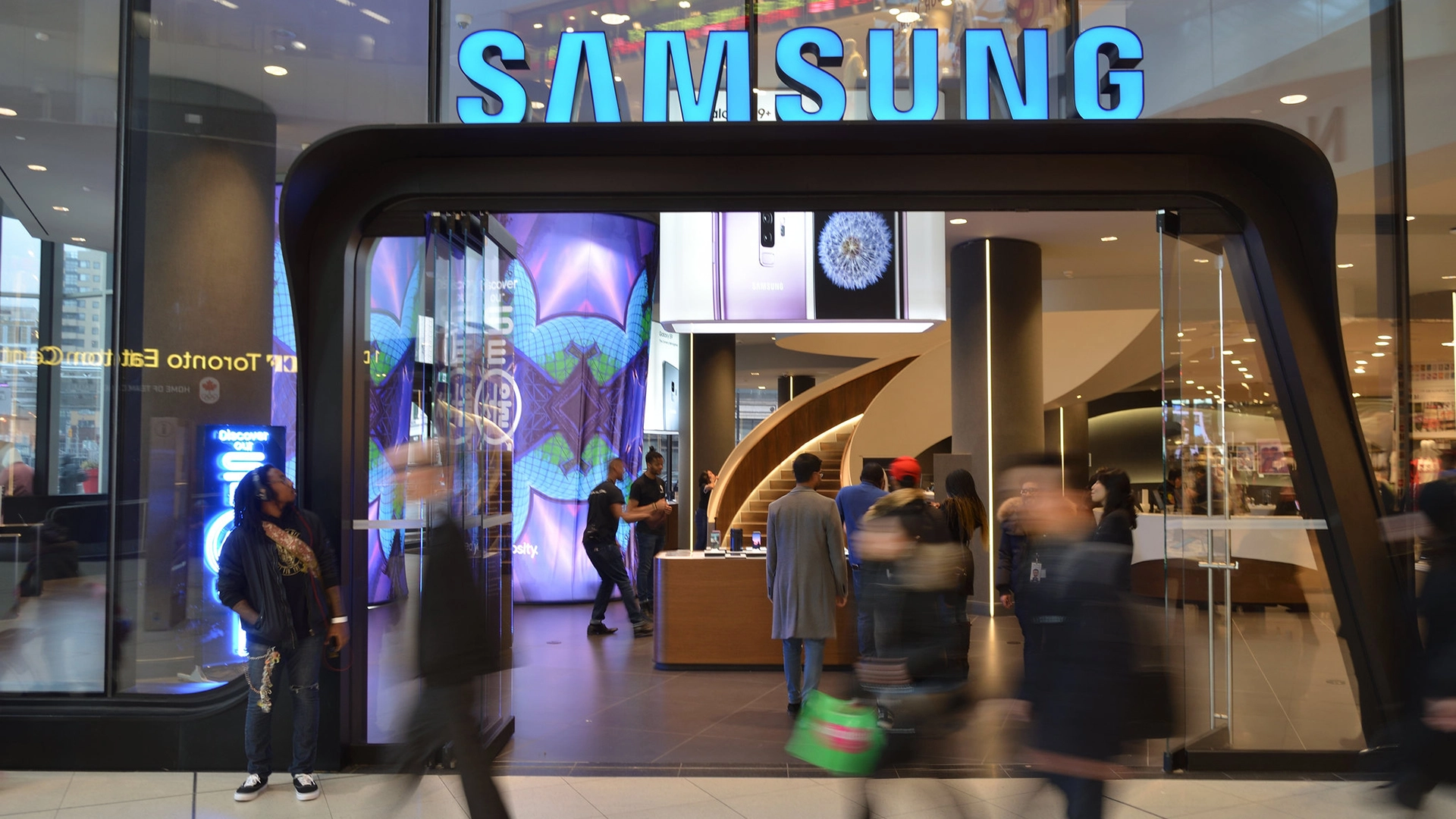 Vazamento de Dados na Samsung Alemanha Revela Informações Pessoais de 270.000 Clientes