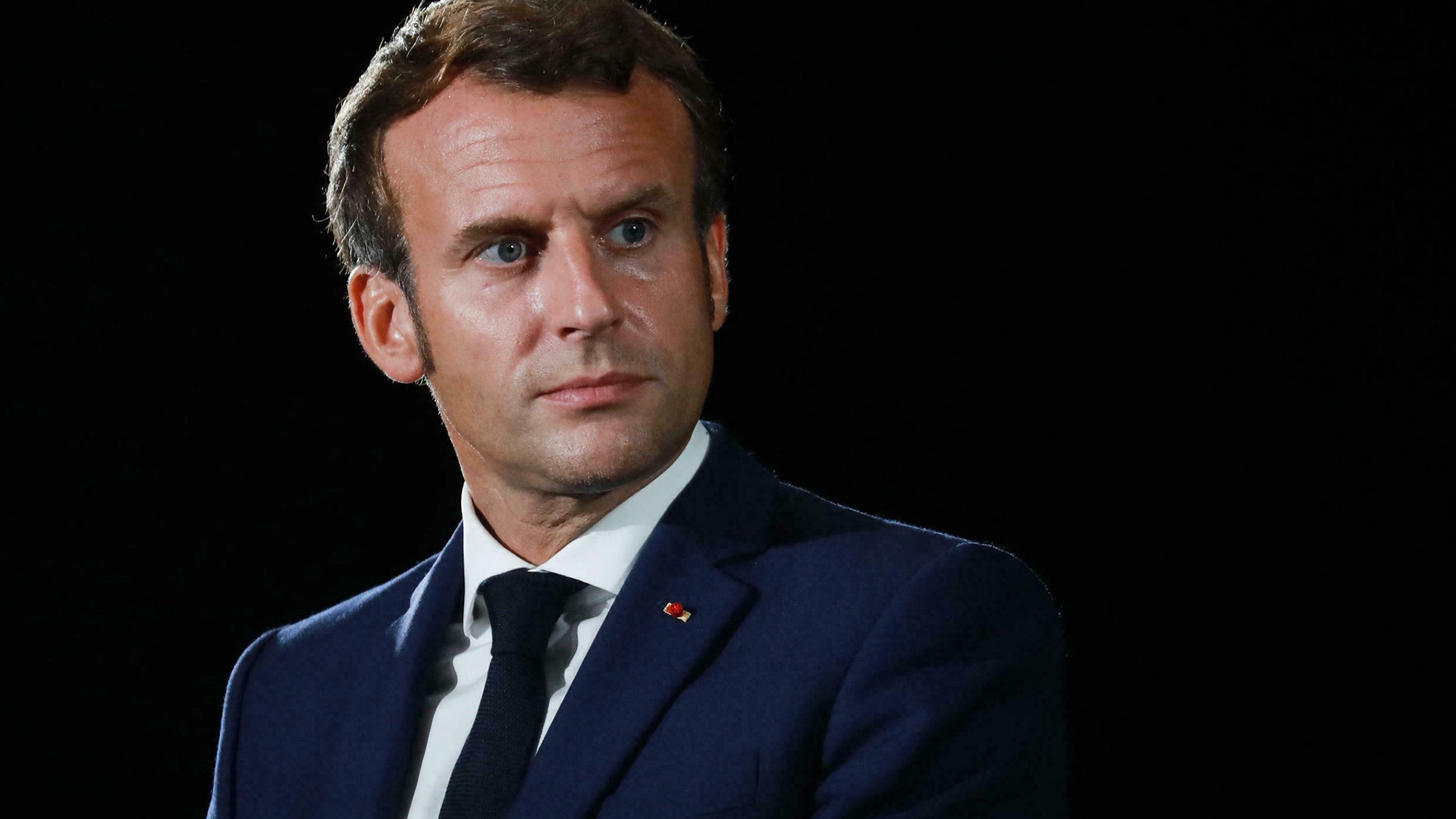 França Considera Proibir Redes Sociais para Menores de 15 Anos