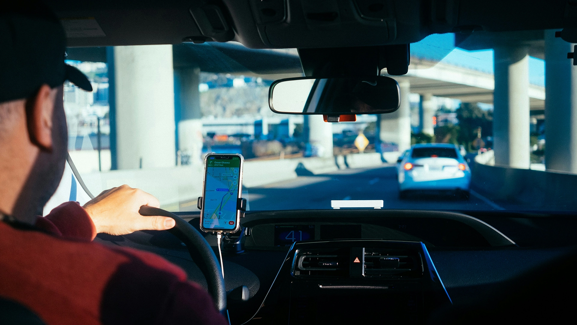 Uber Acusada de Usar Algoritmos para Aumentar Lucros à Custa dos Motoristas