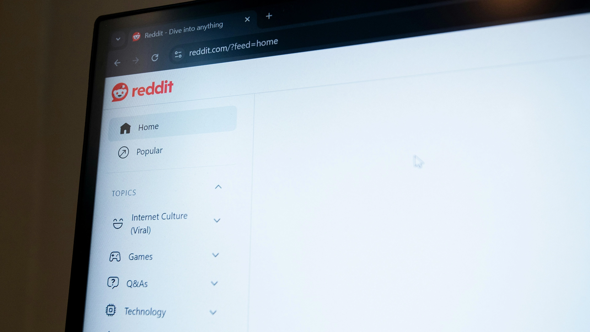 O Reddit se Torna a Segunda Fonte Mais Citada pelo Google AI, Mas Luta para Manter Usuários