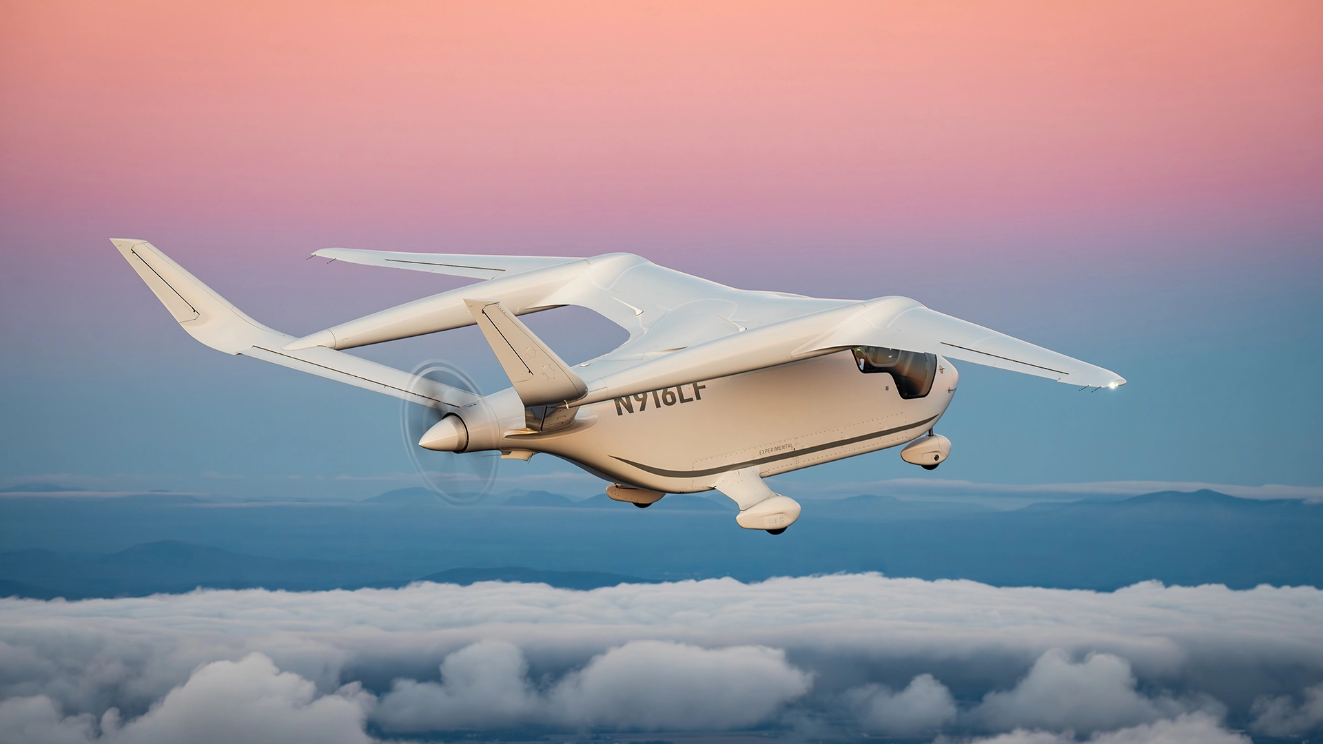 A Beta Technologies realiza primeiro pouso de avião elétrico com passageiros no Aeroporto de Nova York