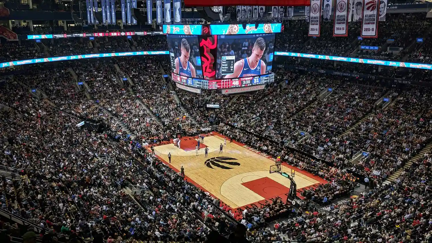 Plataforma de Apostas Kalshi Exibe Comercial Totalmente Gerado por IA Durante as Finais da NBA