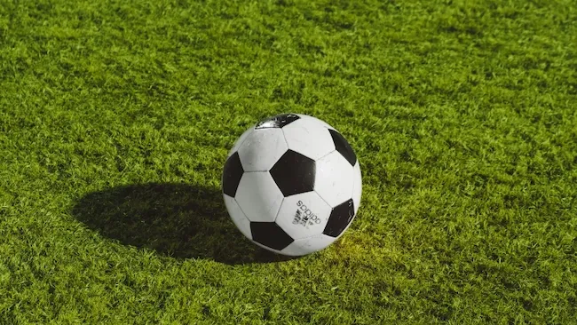 Rob&ocirc;s Humanoides Participam de Torneio de Futebol na China