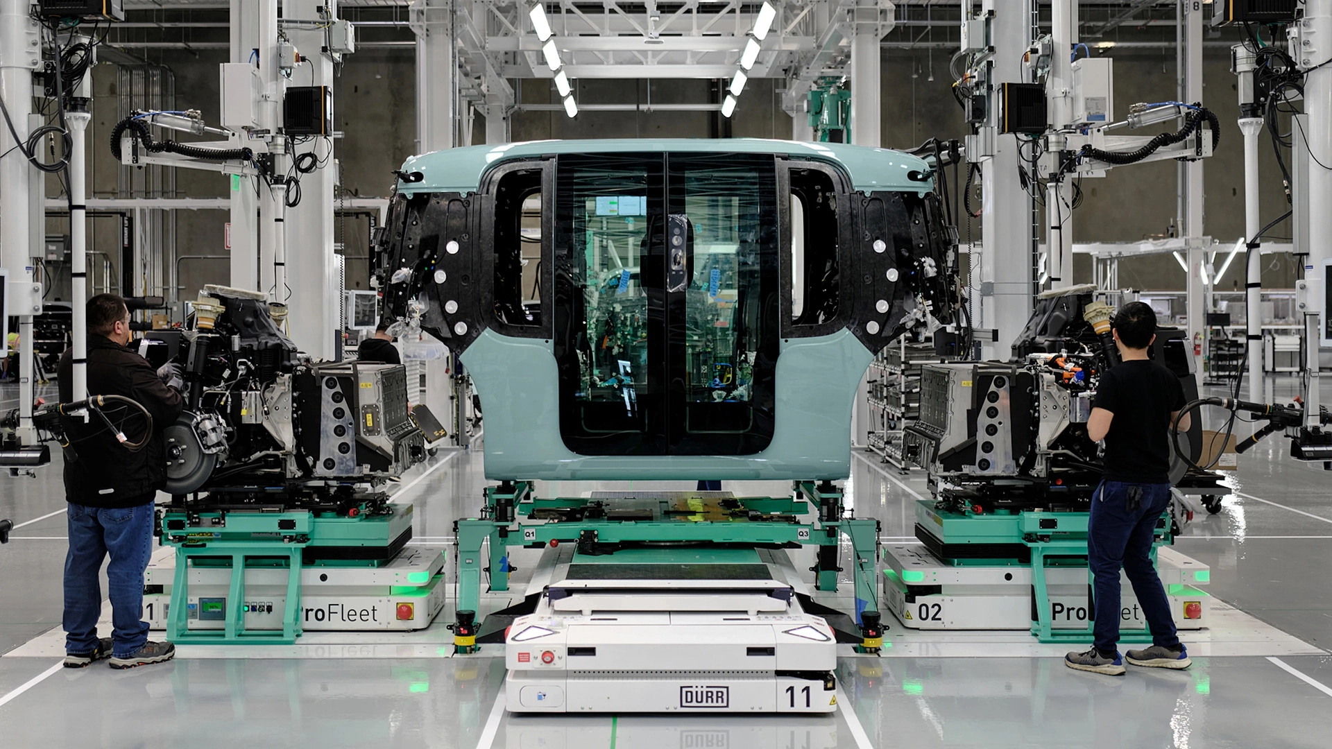 A Zoox da Amazon inaugura a primeira fábrica de produção em série de Robotáxis nos EUA.