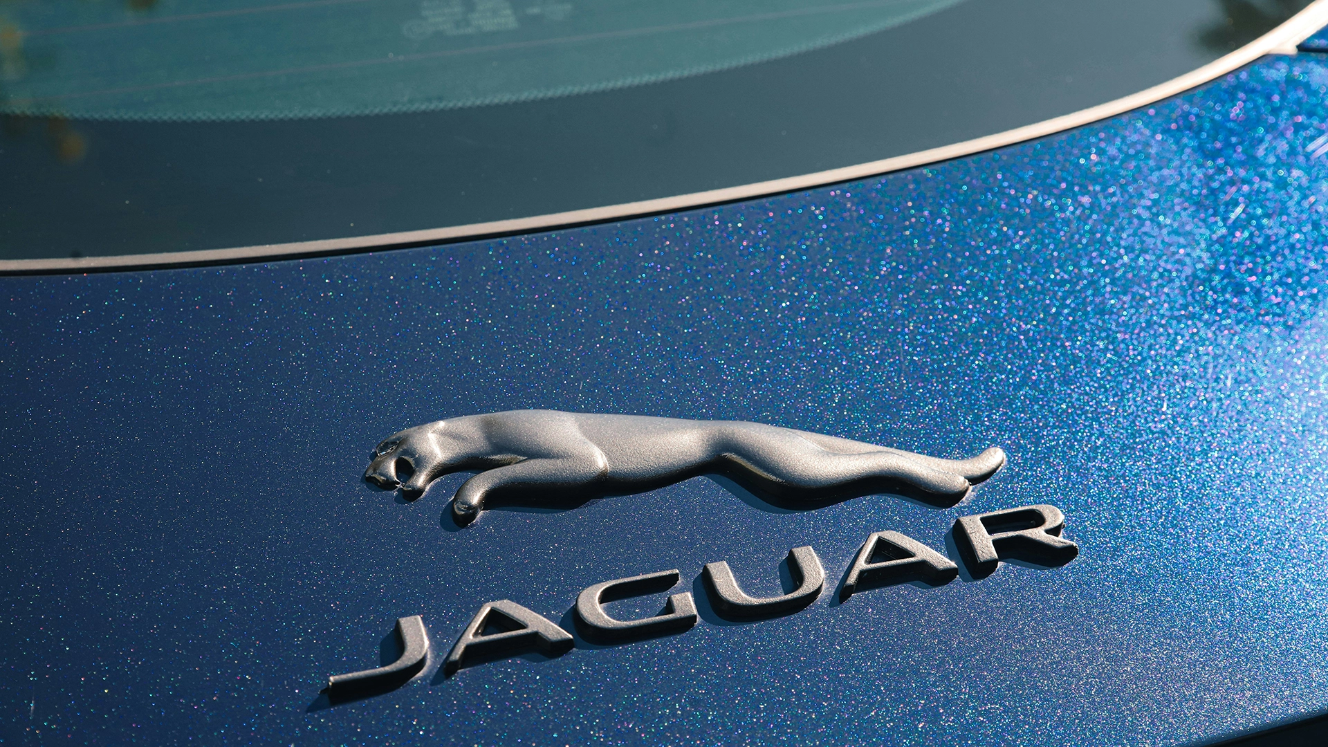 Ataque Cibernético Paralisa Jaguar Land Rover, Ameaça Milhares de Empregos