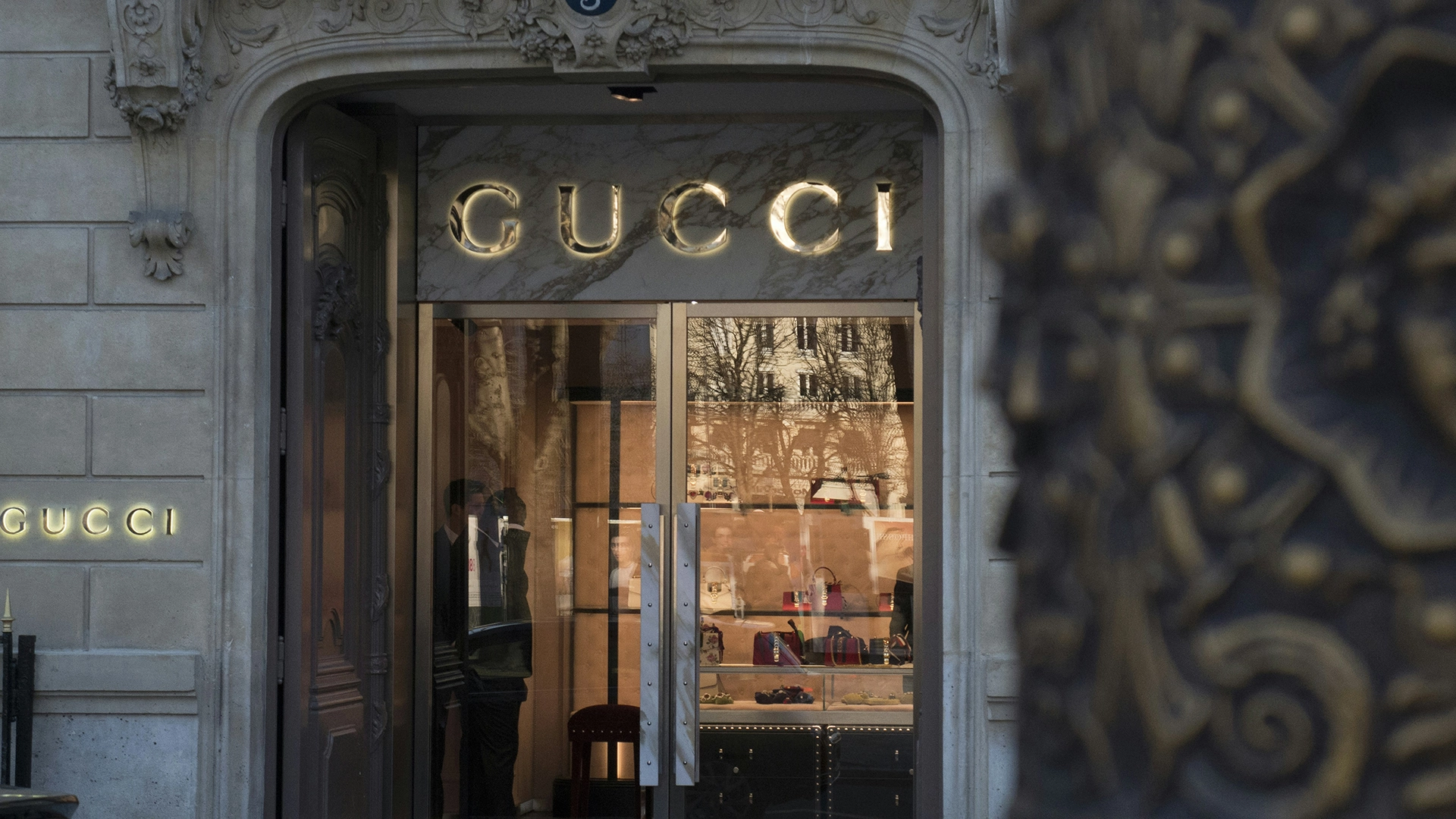Hackers Exposam Milhões em Violações de Dados da Gucci e Balenciaga