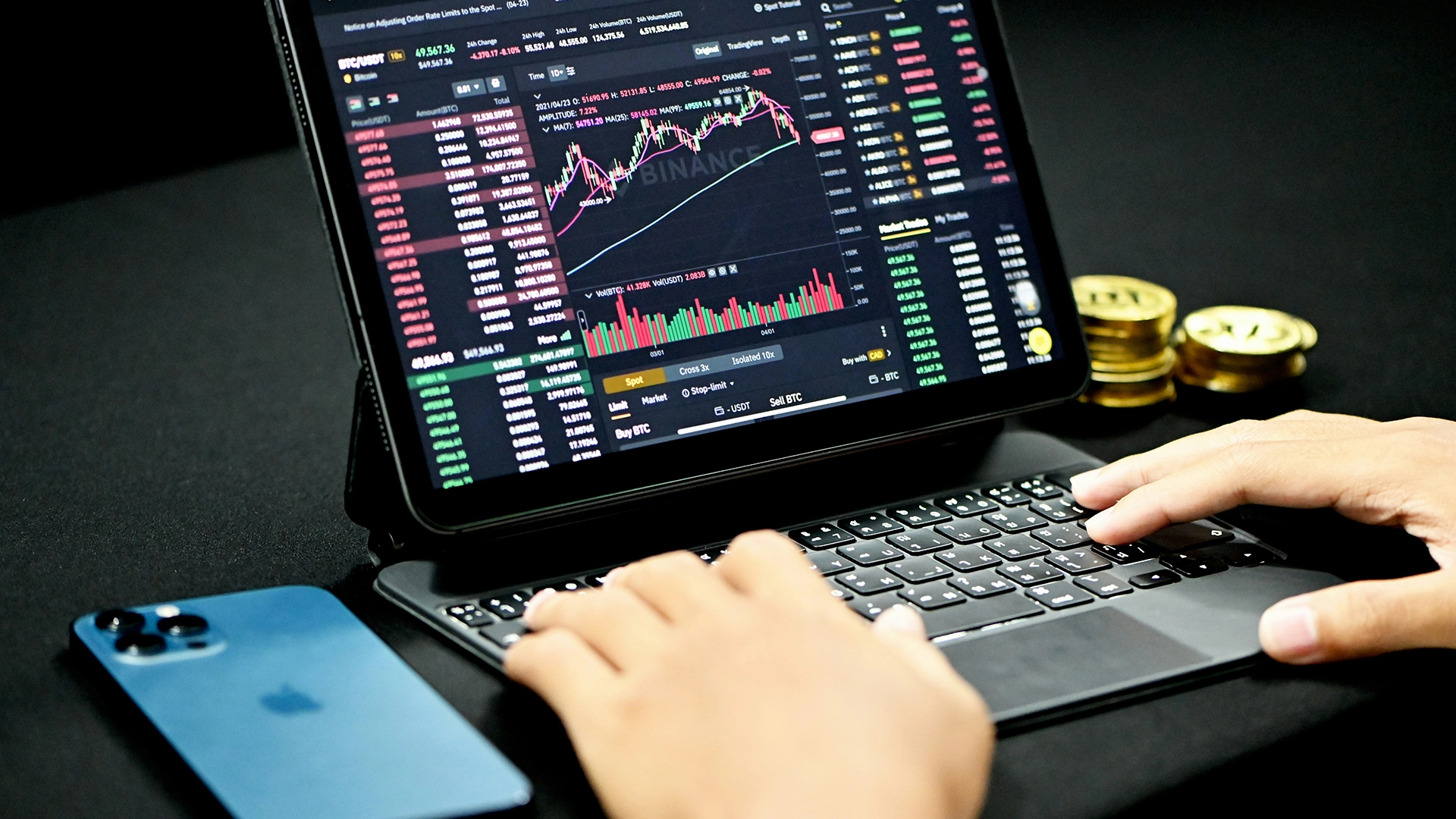 Usuários de Criptomoedas em Risco Após Hackers Explorarem Bibliotecas JavaScript NPM