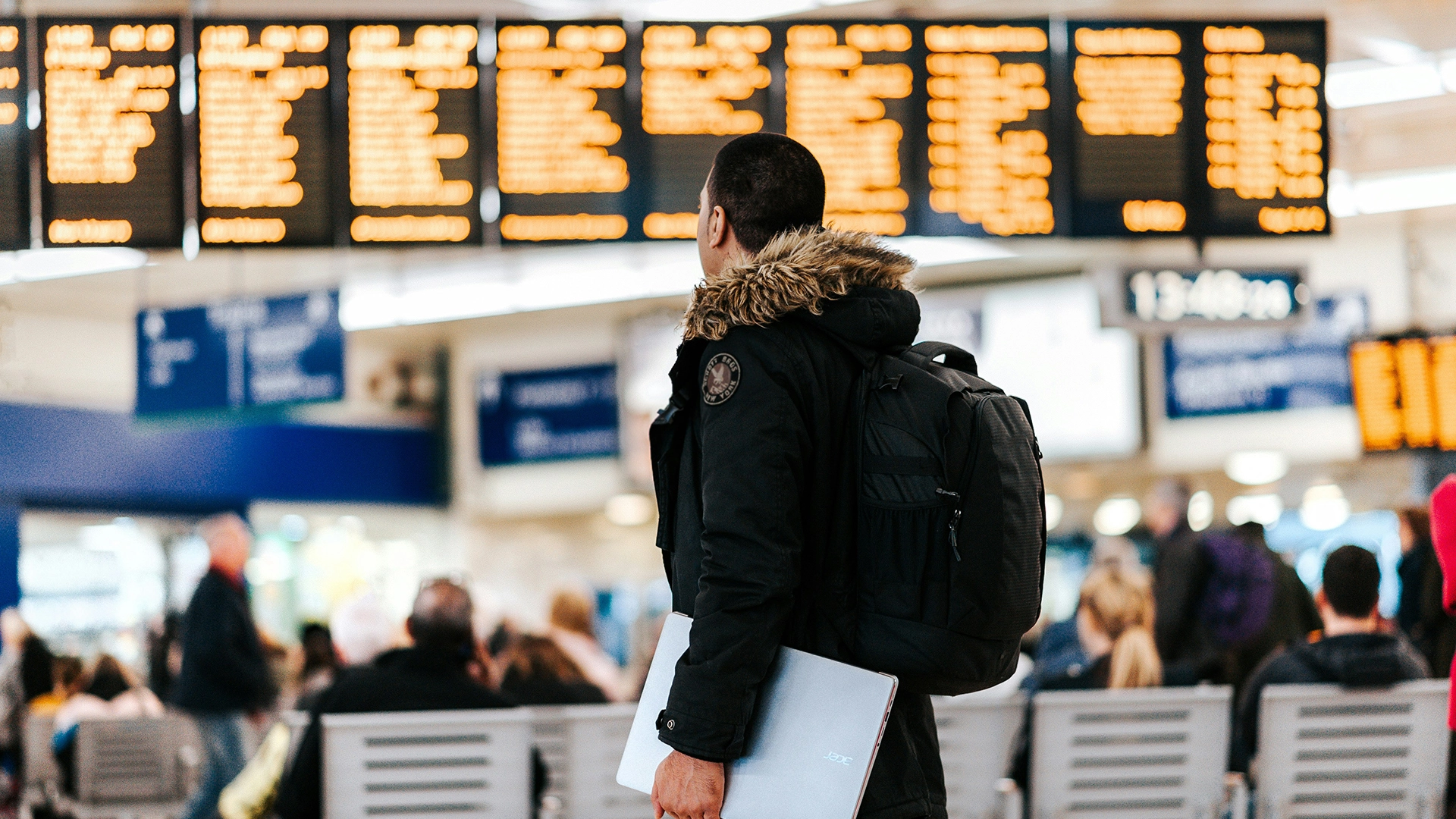 Agentes de IA Ameaçam os Modelos de Negócios da Booking, Expedia e Airbnb